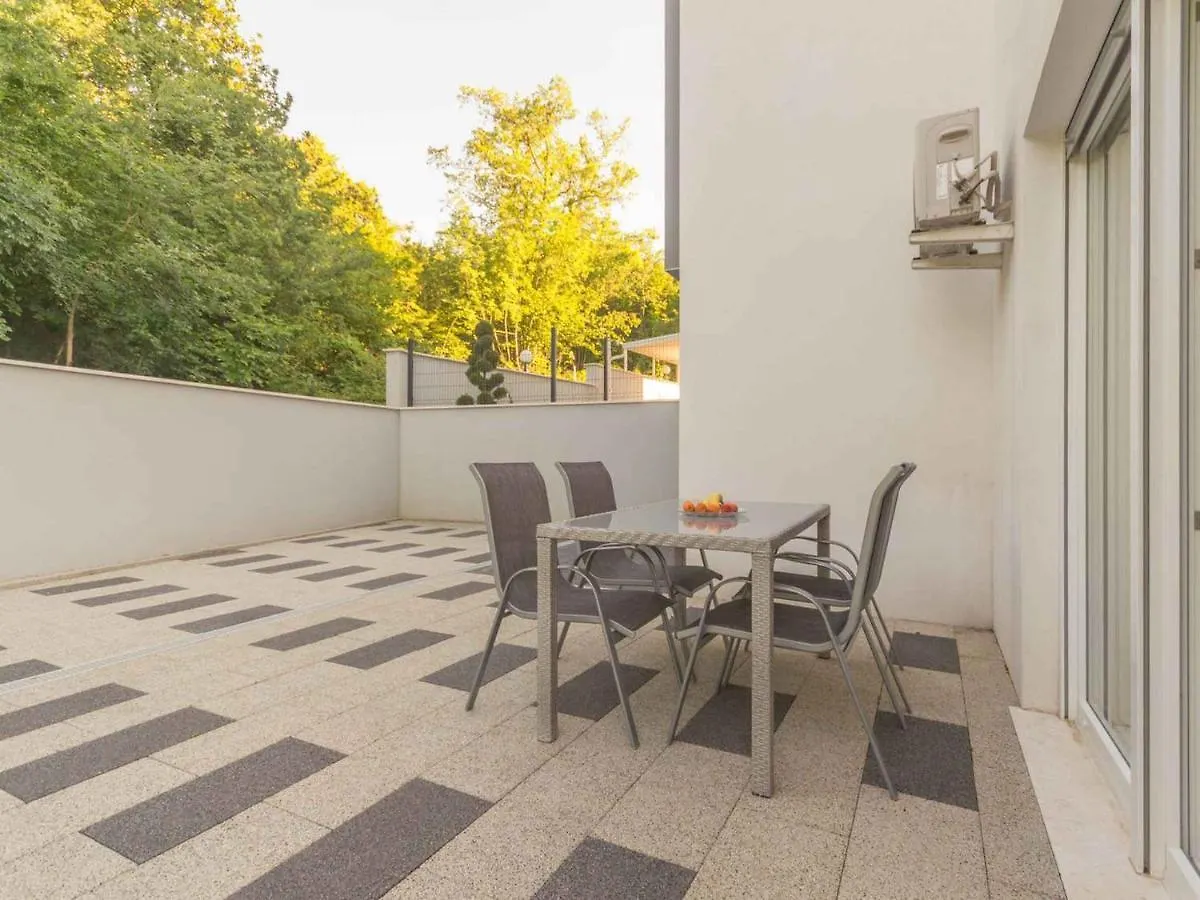 Apartment In Njivice / Otok Krk 30519