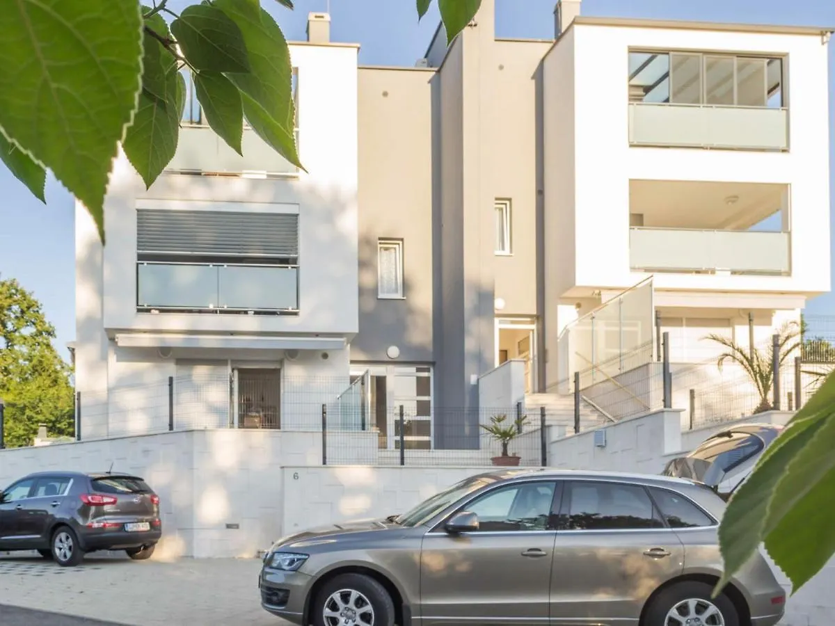 Apartment In Njivice / Otok Krk 30519